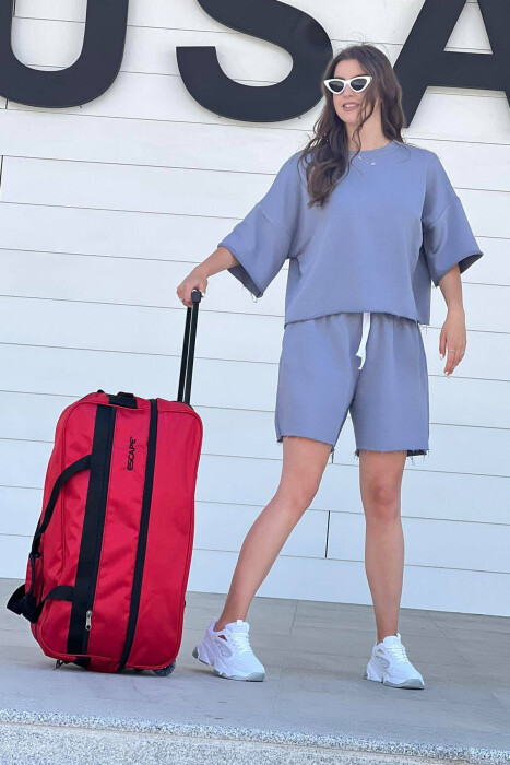 ÇANTË UDHËTIMI ME DOREZË DHE RROTA NË NGJYRËN E KUQE - 3