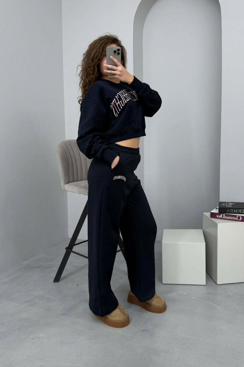 CROPPED SWEATSHIRT+SWEATPANTS WRITTINGS WOMEN SET DARK BLUE/BEE - 3