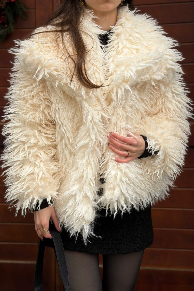 CURLY FAUX FUR HIGH NECK WOMAN COAT WHITE-E BARDHE - 4