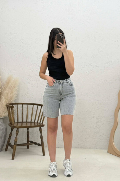 DENIM CUT OFF EDGES WOMAN SHORTS GREY/GRI - KLAUDIO FASHION