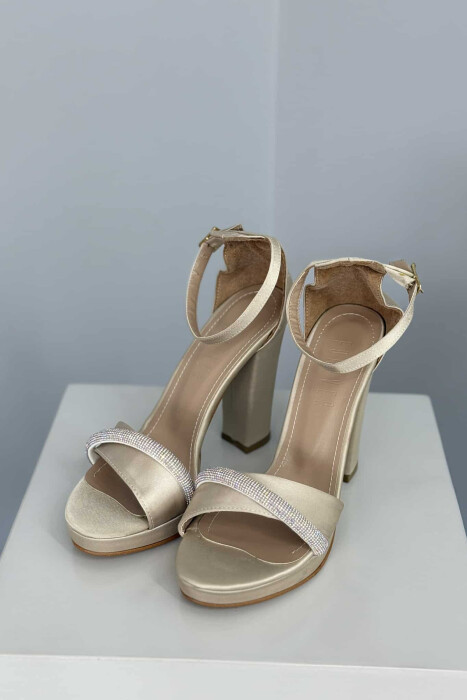 DIAMOND STRAP DETAIL HIGH HEEL WOMEN SANDALS BEIGE/BEZHE 