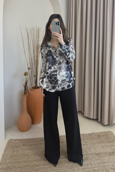 KËMISHË ME DIZAJN LULESH PËR FEMRA NË NGJYRËN GRI - KLAUDIO FASHION