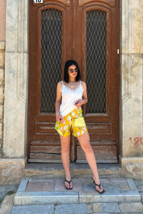 FLOWER DESIGN WOMEN SHORTS MULTIPLE/SHNGJ - KLAUDIO FASHION