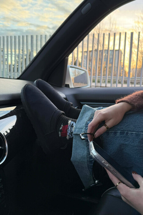 FLUFFY ONE COLOR SHORT WOMEN UGG BLACK/ E ZEZE - 2