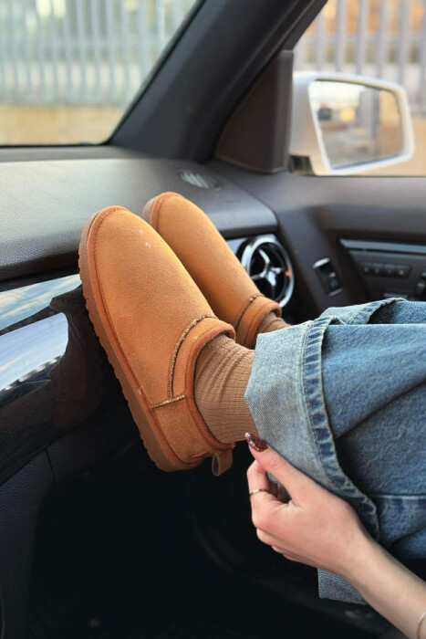 FLUFFY ONE COLOR SHORT WOMEN UGG BROWN/KAFE - 1