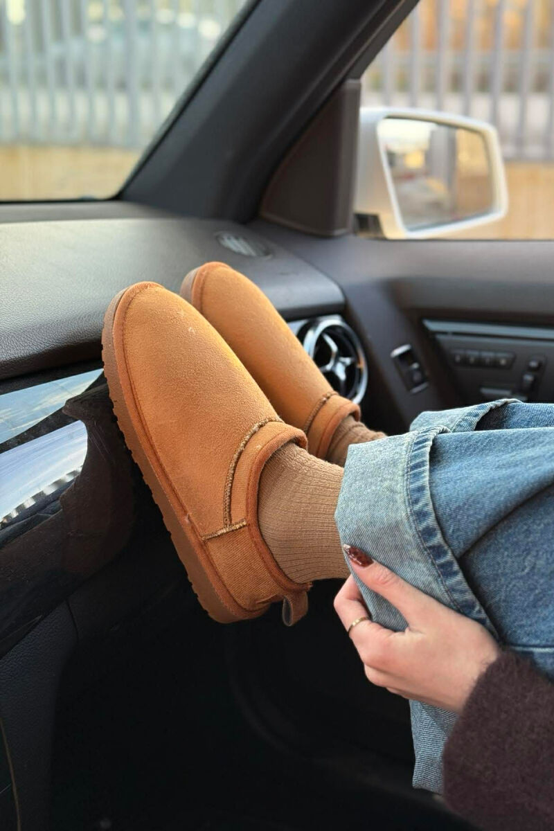 FLUFFY ONE COLOR SHORT WOMEN UGG BROWN/KAFE - 3