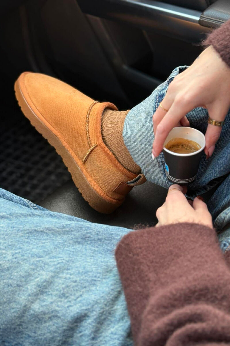 FLUFFY ONE COLOR SHORT WOMEN UGG BROWN/KAFE - 4