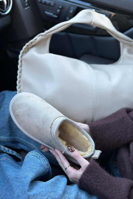 FLUFFY ONE COLOR SHORT WOMEN UGG CREAM/KREM - 4