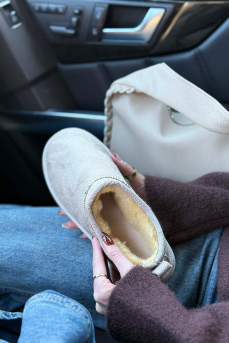 FLUFFY ONE COLOR SHORT WOMEN UGG CREAM/KREM - 5