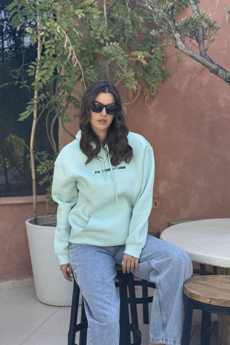 HOODIE NJË NGJYRËSHE ME PUSH DHE ME SHKRIM PARA PËR FEMRA NË NGJYRË MENTE - KLAUDIO FASHION