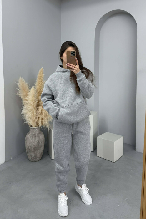 SET NJE NGJYRESH ME PUSH HOODIE+TUTA PER FEMRA NE NGJYRE GRI TE ZBARDHUR 