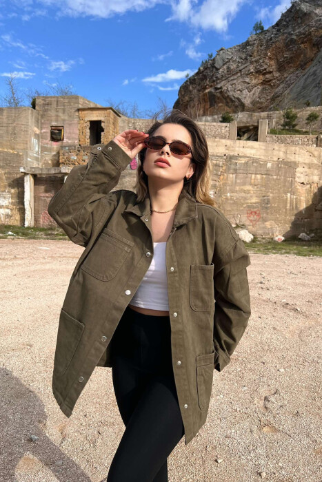 XHAKETË XHINS ME XHEPA PËR FEMRA NË NGJYRËN JESHILE - KLAUDIO FASHION