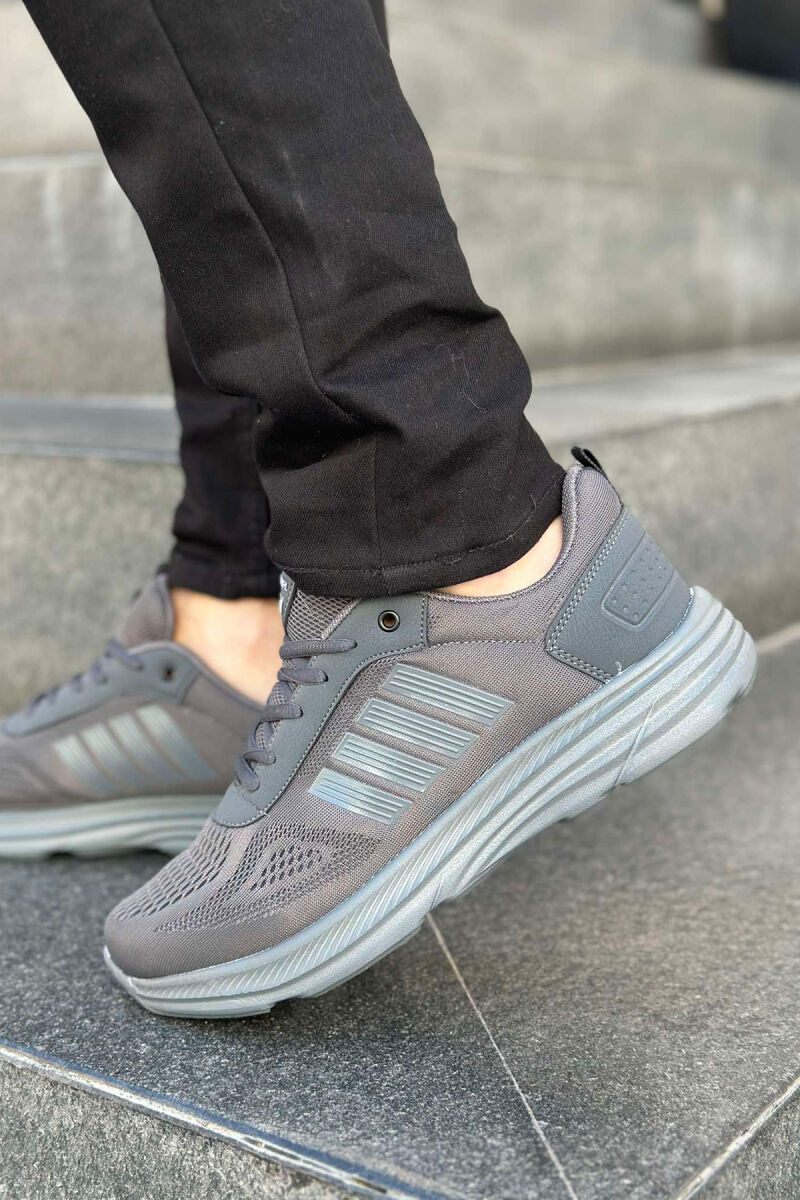 FOUR STRIPE DESIGN PLATFORM MEN SNEAKERS DARK GREY/GEE - 2