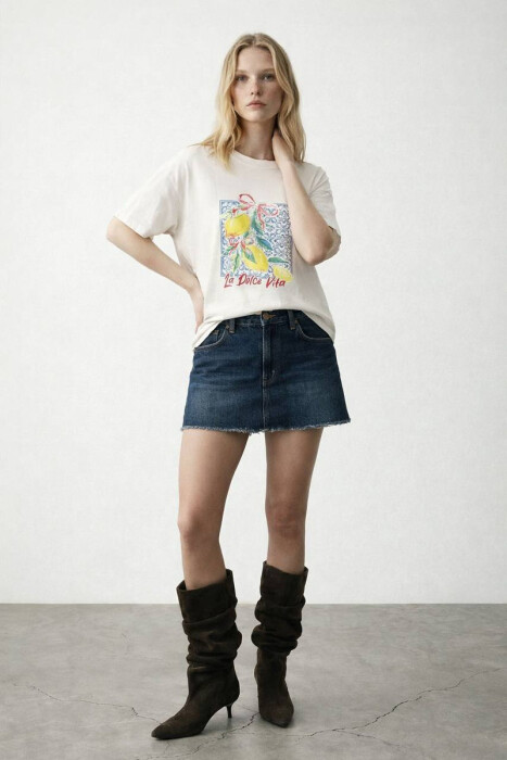 T-SHIRT NJE NGJYRESH PER FEMRA NE NGJYRE KREM - 