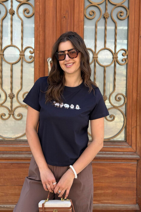 FRONT IMAGE ROUND NECK WOMEN T-SHIRT DARK BLUE/BEE - 1