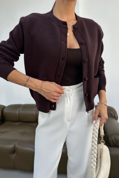 FRONT POCKET ROUND NECK WOMAN CARDIGAN BROWN/KAFE - 3