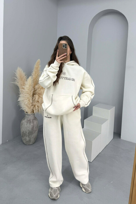 KOSTUM HOODIE ME SHKRIM NË PJESËN PARA+TUTA PËR FEMRA NË NGJYRË KREM 