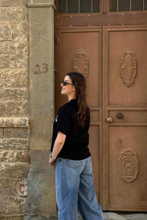 FRONT WRITTINGS COTTON WOMEN T-SHIRT+ 6 PAIR OF SOCKS BLACK/ E ZEZE - 3