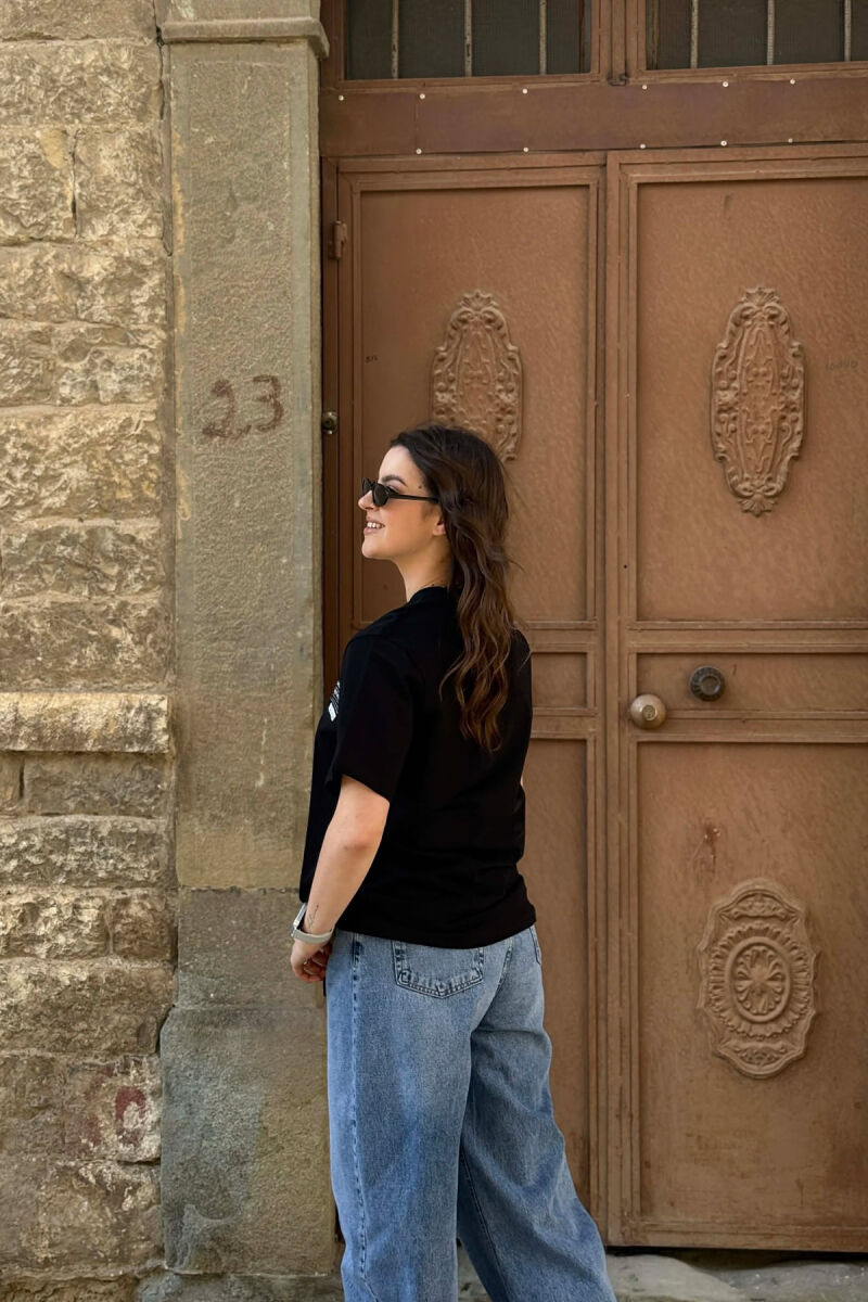 FRONT WRITTINGS COTTON WOMEN T-SHIRT+ 6 PAIR OF SOCKS BLACK/ E ZEZE - 3