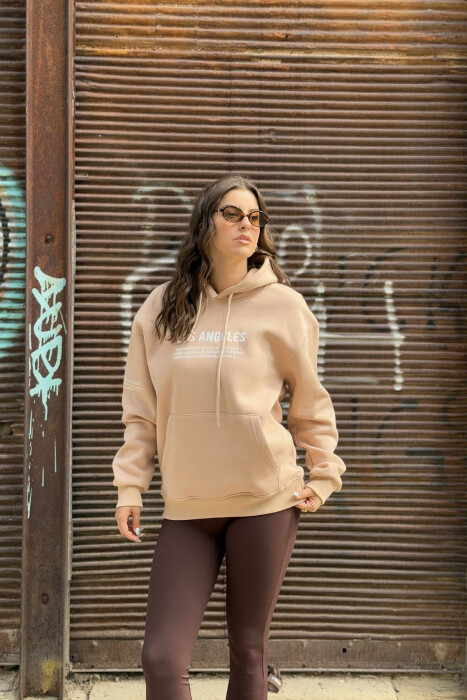 HOODIE NJË NGJYRËSHE ME PUSH DHE ME SHKRIME NË PJESËN PARA PËR FEMRA NË NGJYRËN BEZHË 