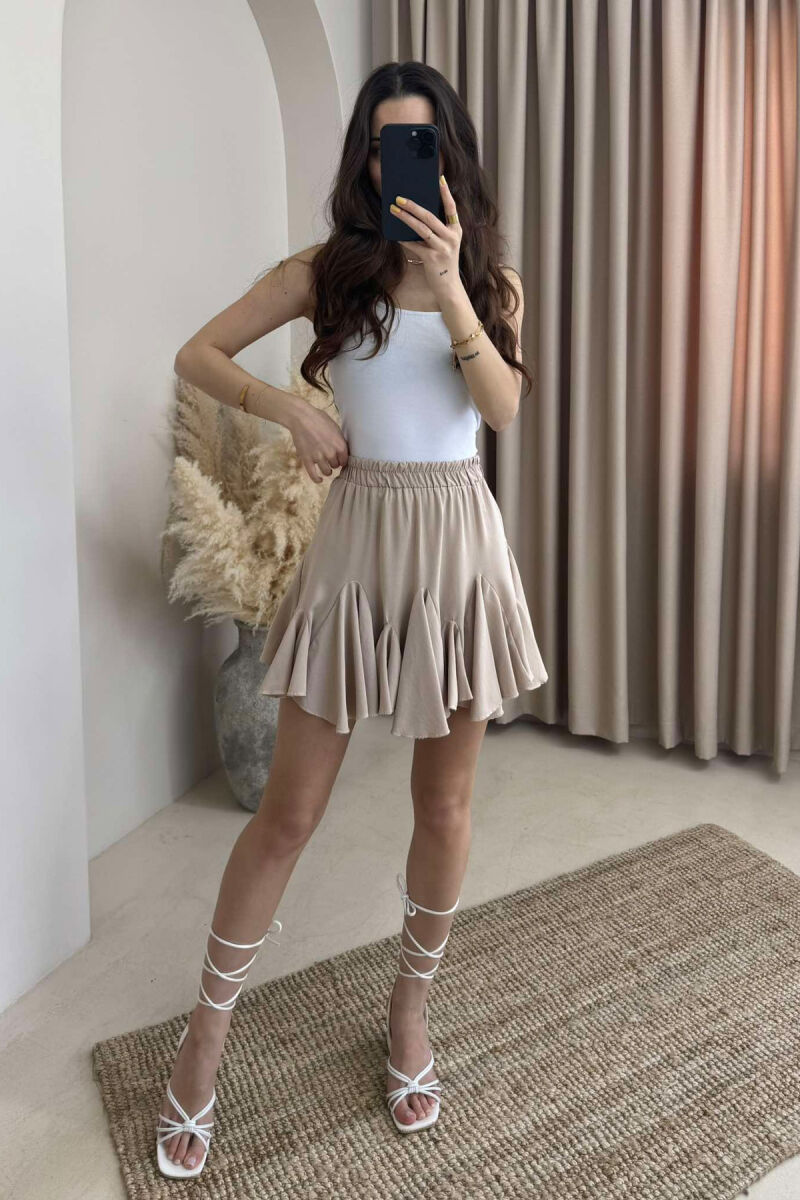 FUND NJË NGJYRËSH I SHKURTËR PËR FEMRA NË NGJYRËN BEZHË - 2