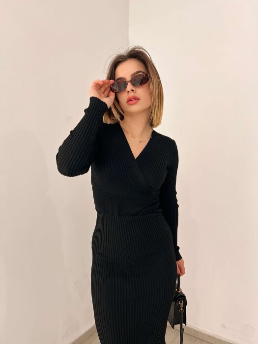 FUSTAN I GJATË NJË NGJYRËSH PËR FEMRA NË NGJYRËN E ZEZË - 2