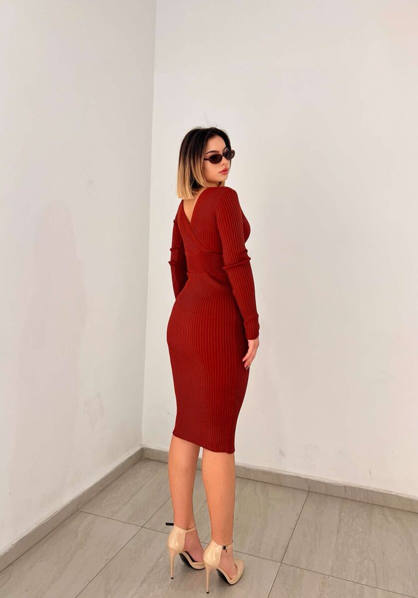 FUSTAN I GJATË NJË NGJYRËSH PËR FEMRA NË NGJYRËN KAFE - 5