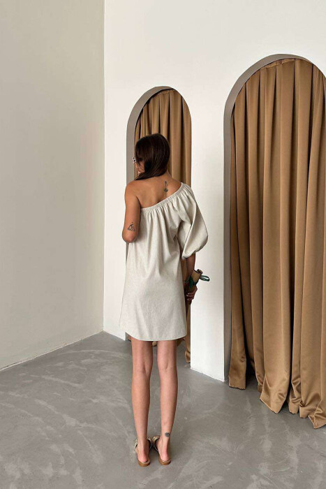 FUSTAN I THJESHTË ME NJË MËNGË PËR FEMRA NË NGJYRËN KREM - 7