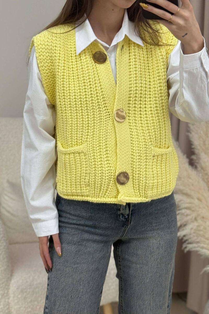 GOLD BUTTONS SIMPLE KNIT WOMEN VEST YELLOW/E VERDHE - 4