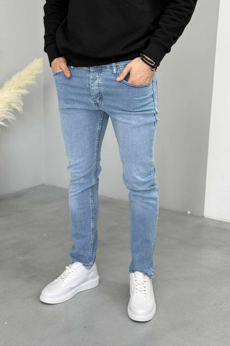 XHINSE TË THJESHTA ME BUTON TË FSHEHUR PËR MESHKUJ NË NGJYRË BLU TË ZBARDHUR - KLAUDIO FASHION