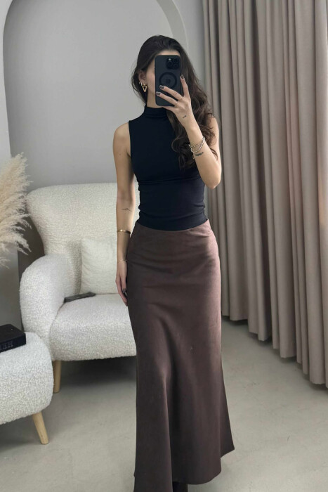 KANATIERE NJË NGJYRËSHE ME JAKË GOLF PËR FEMRA NË NGJYRË TË ZEZË 