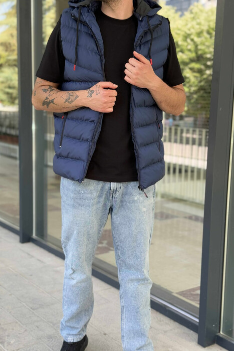 JELEK ME KAPUC DHE XHEPA ME ZINXHIR PËR MESHKUJ NË NGJYRËN BLU - KLAUDIO FASHION