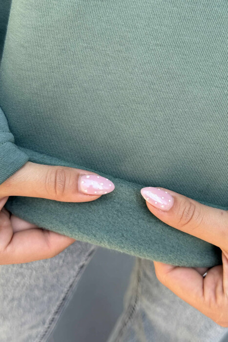 HOODIE E THJESHTË NJË NGJYRËSHE ME PUSH PËR FEMRA NË NGJYRËN JESHILE - 5