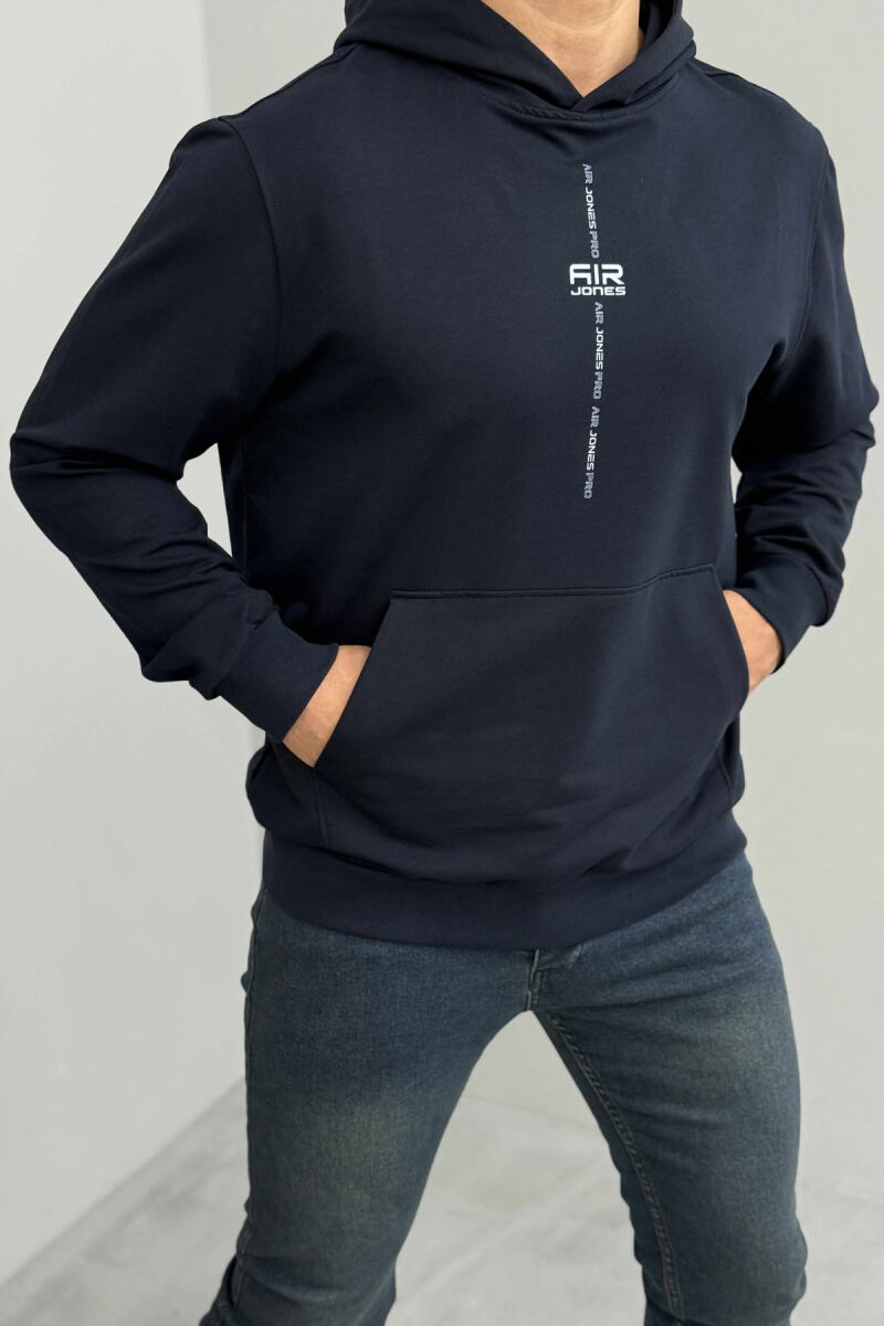 HOODIE E THJESHTË NJË NGJYRËSHE PËR MESHKUJ NË NGJYRËN BLU TË ERRËT - 4