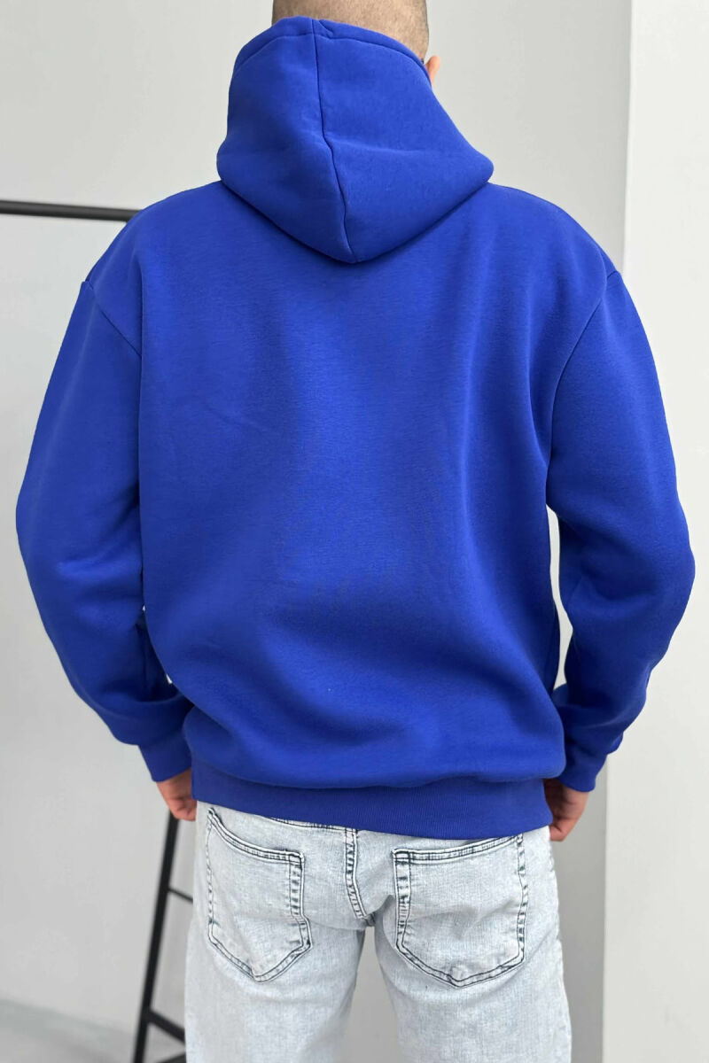 HOODIE E THJESHTË NJËNGJYRËSHE ME PUSH PËR MESHKUJ NË NGJYRËN BLU - 4