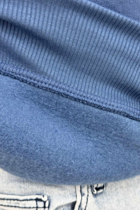 HOODIE E THJESHTË NJËNGJYRËSHE ME PUSH PËR MESHKUJ NË NGJYRËN BLU TË ZBARDHUR - 5