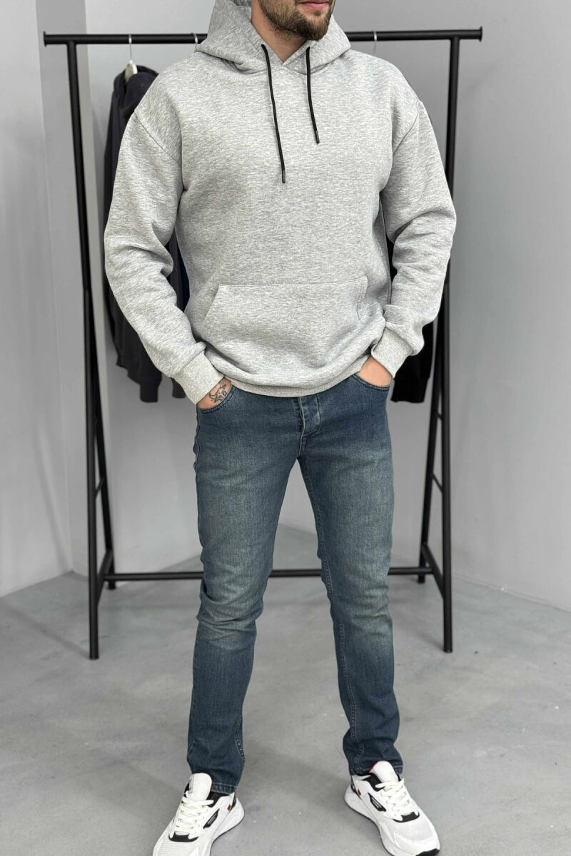 HOODIE E THJESHTË NJËNGJYRËSHE ME PUSH PËR MESHKUJ NË NGJYRËN GRI TË ZBARDHUR - 1