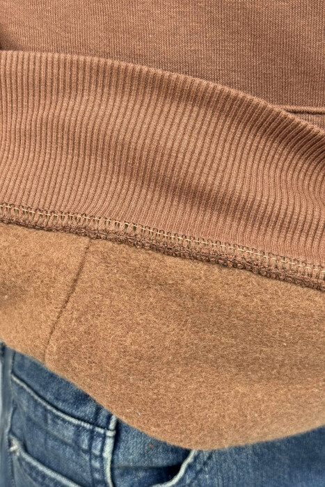 HOODIE E THJESHTË NJËNGJYRËSHE ME PUSH PËR MESHKUJ NË NGJYRËN KAFE - 5