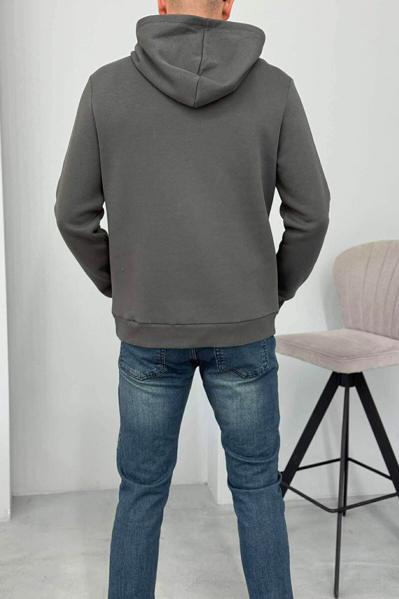 HOODIE ME PUSH DHE ME LOGO PARA PËR MESHKUJ NË NGJYRËN GRI TË ERRËT - 5