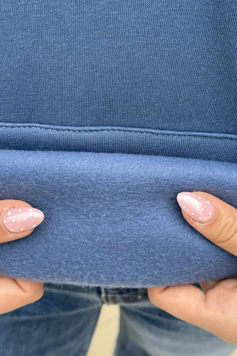 HOODIE ME PUSH ME SHKRIME NË PJESEN E PASME PËR FEMRA NË NGJYRËN BLU - 5