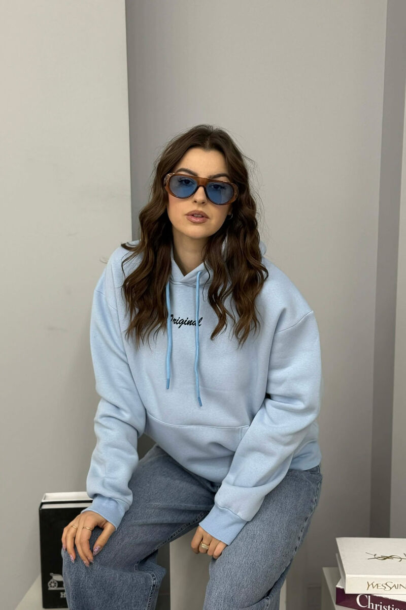 HOODIE ME PUSH NJENGJYRESHE DHE ME SHKRIM TE VOGEL PARA PER FEMRA NE NGJYRE BLU TE ZBARDHUR - 2