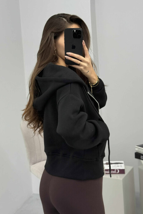 HOODIE ME ZINXHIR DHE ME PUSH NJË NGJYRËSHE PËR FEMRA NË NGJYRËN E ZEZË - 5