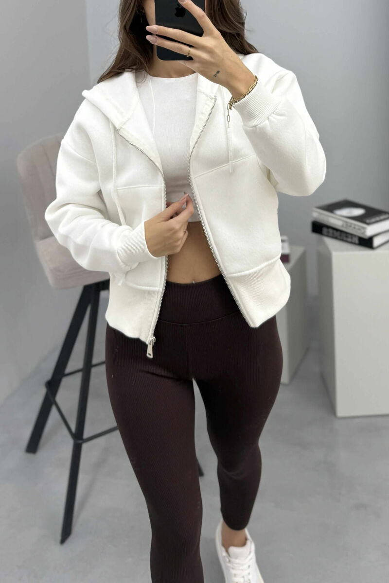 HOODIE ME ZINXHIR DHE ME PUSH NJË NGJYRËSHE PËR FEMRA NË NGJYRËN E BARDHË - 4