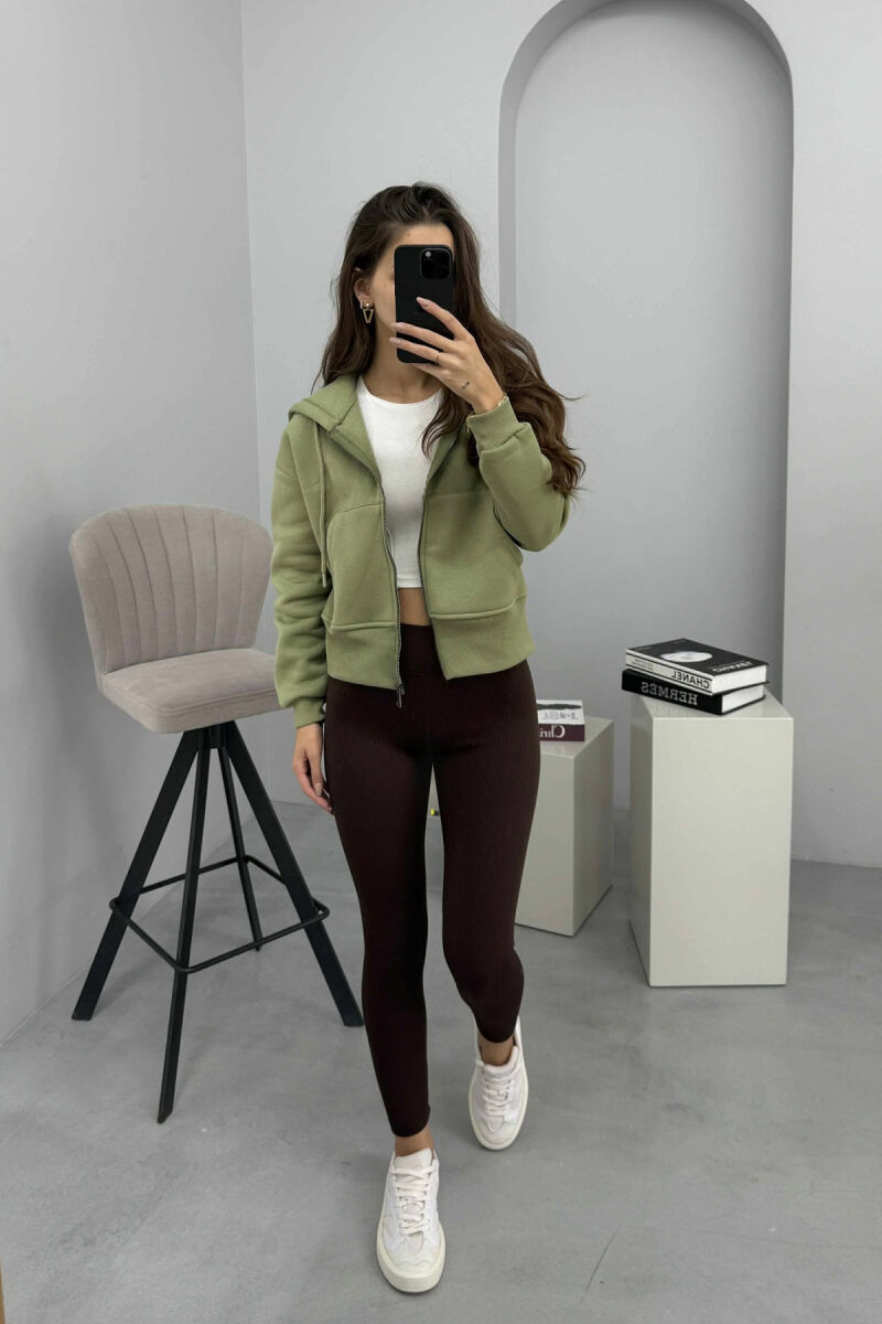 HOODIE ME ZINXHIR DHE ME PUSH NJË NGJYRËSHE PËR FEMRA NË NGJYRËN MENTE - 1