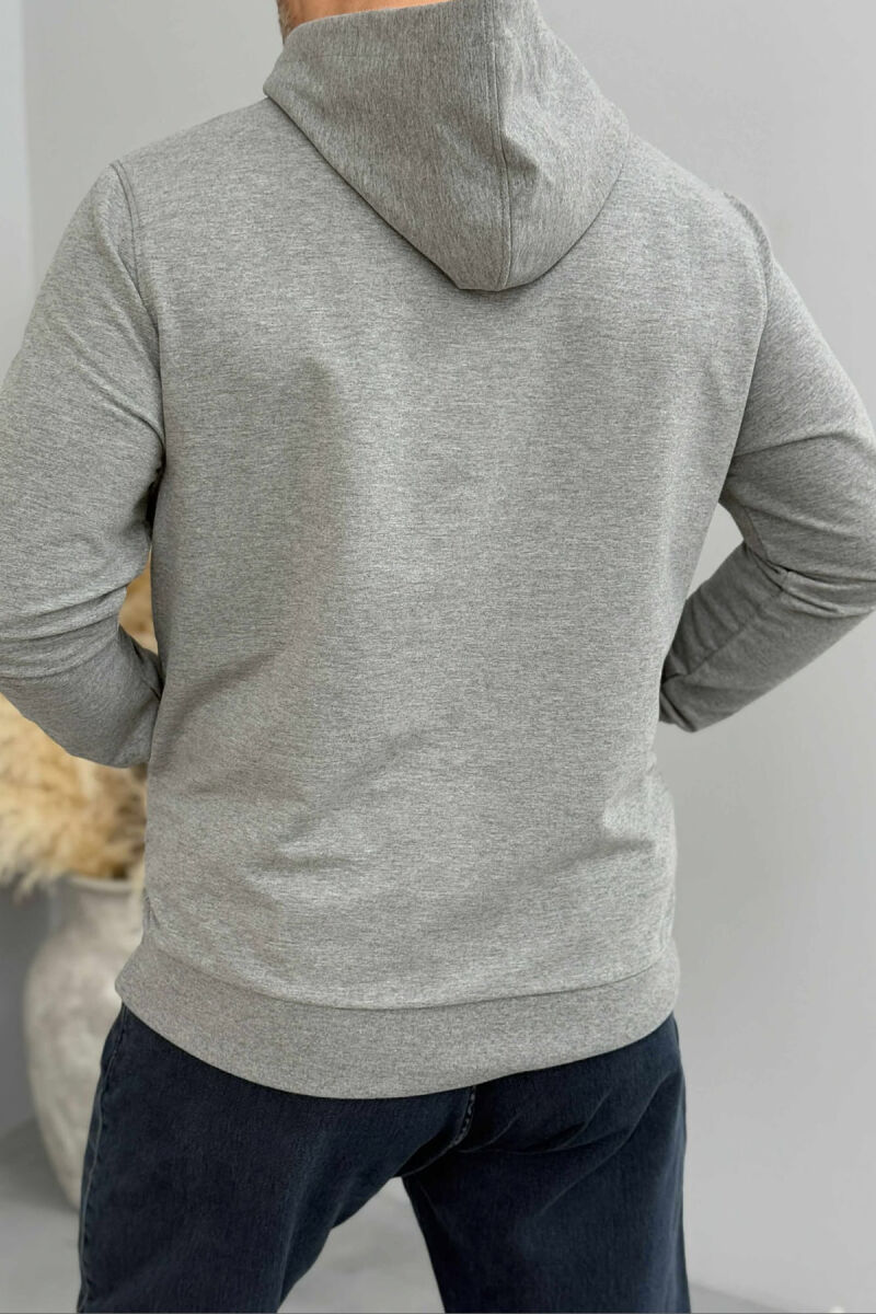 HOODIE NJË NGJYRËSHE ME LOGO NË PJESËN PARA PËR MESHKUJ NË NGJYRË GRI - 3