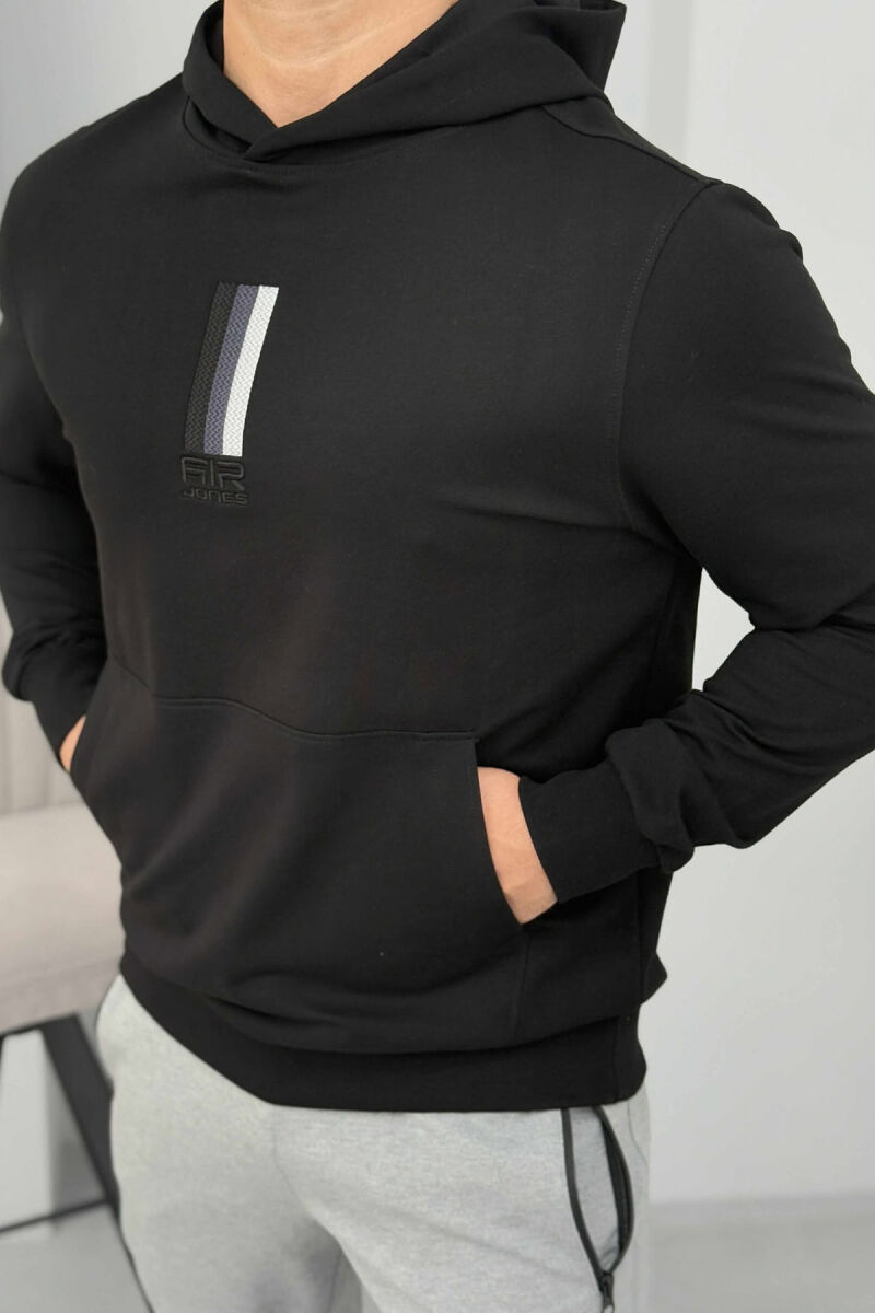 HOODIE NJË NGJYRËSHE ME LOGO NË PJESËN PARA PËR MESHKUJ NË NGJYRË TË ZEZË - 4