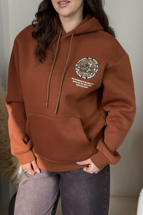 HOODIE NJE NGJYRESHE ME PUSH DHE DIZAJN NË PJESEN E PASME PER FEMRA NE NGJYRE KAFE - 3