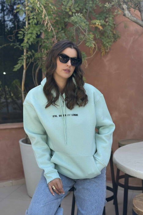 HOODIE NJË NGJYRËSHE ME PUSH DHE ME SHKRIM PARA PËR FEMRA NË NGJYRË MENTE - 2