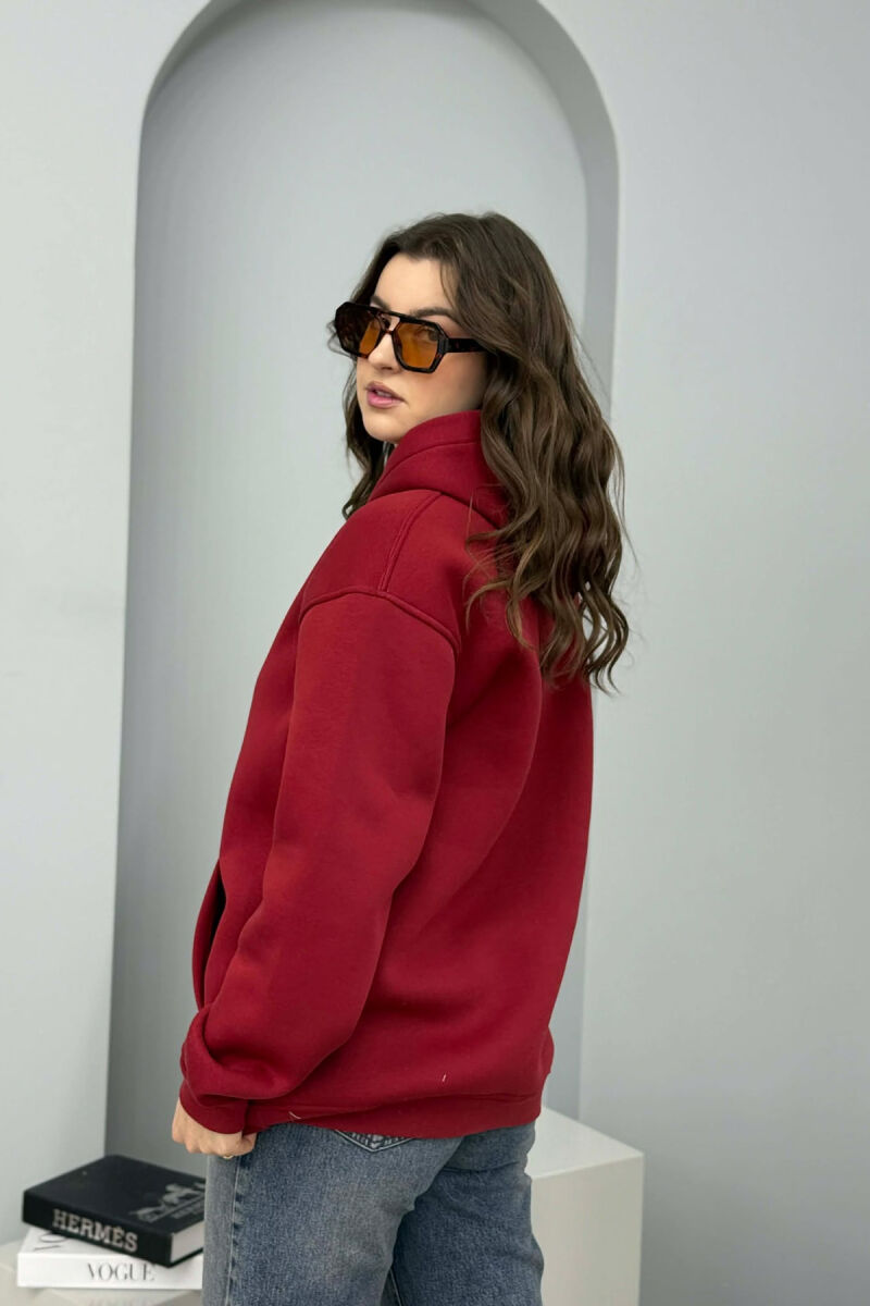 HOODIE NJE NGJYRESHE ME PUSH DHE ME SHKRIM TE THJESHTE NE PJESEN PARA PER FEMRA NE NGJYRE VISHNJE - 3