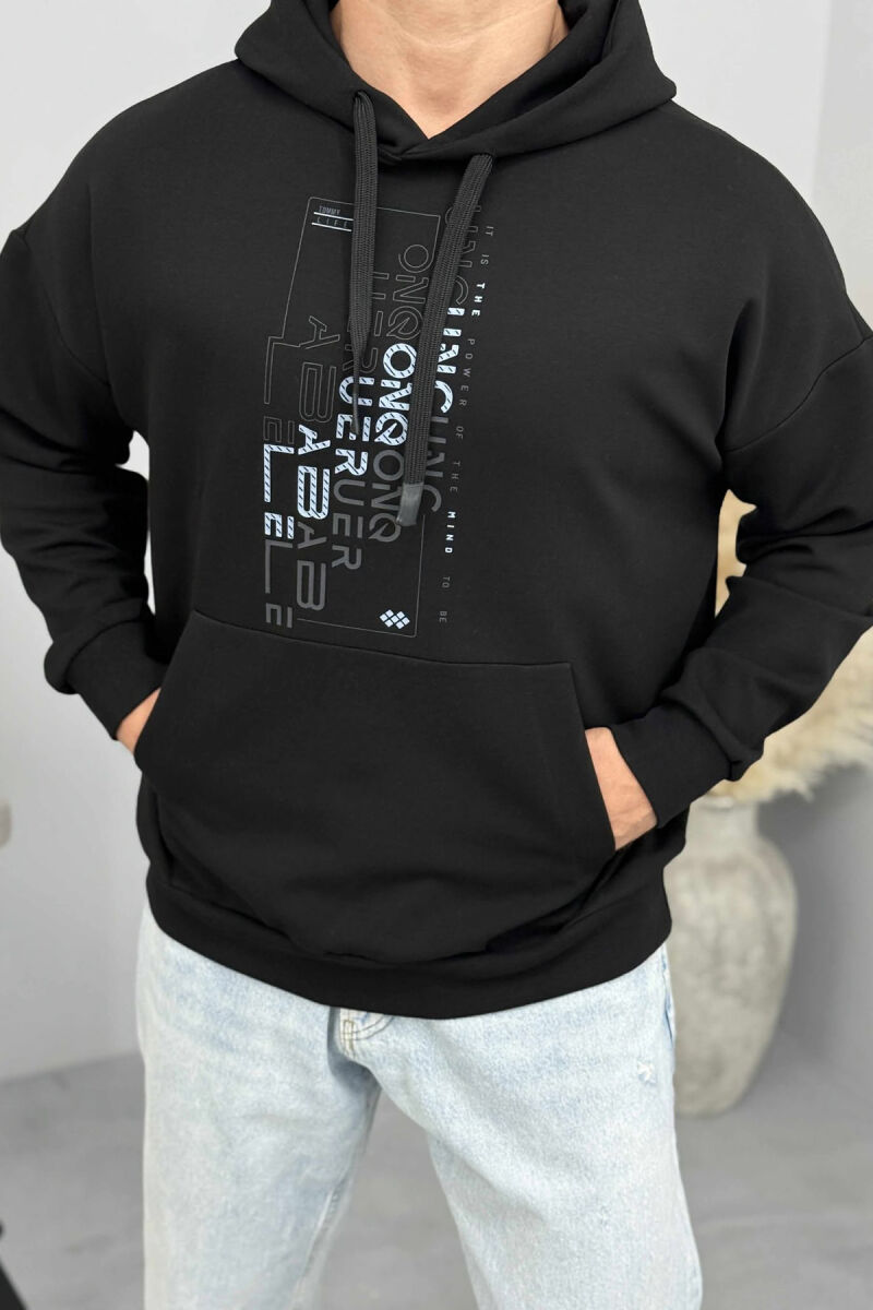 HOODIE NJËNGJYRËSHE ME DIZANJ PARA PËR MESHKUJ NË NGJYRËN E ZEZË - 1